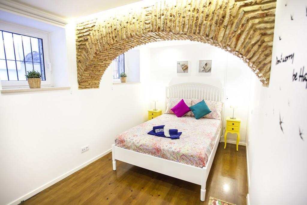 Typical Bairro Alto Apartment Lisboa Eksteriør billede