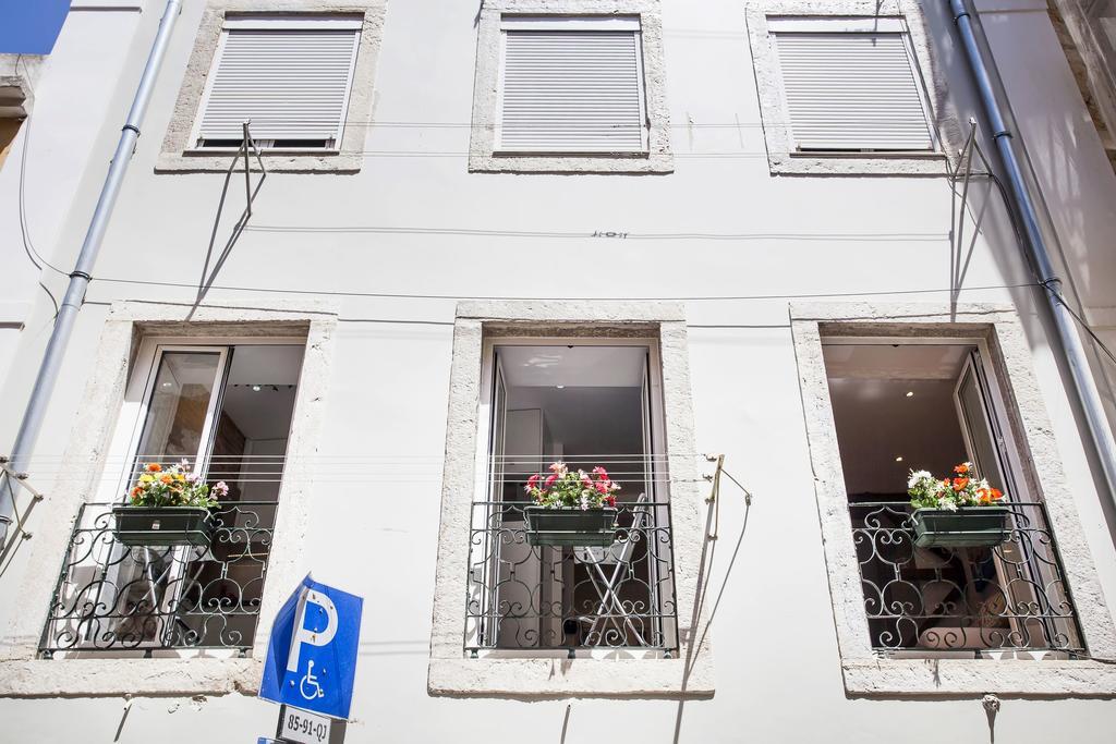 Typical Bairro Alto Apartment Lisboa Eksteriør billede