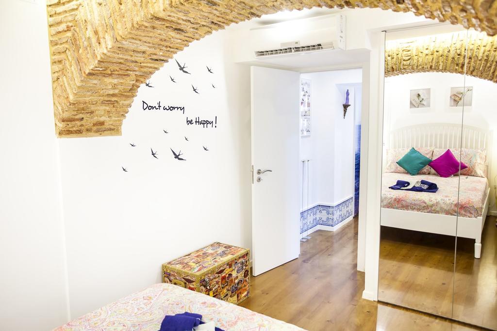 Typical Bairro Alto Apartment Lisboa Eksteriør billede