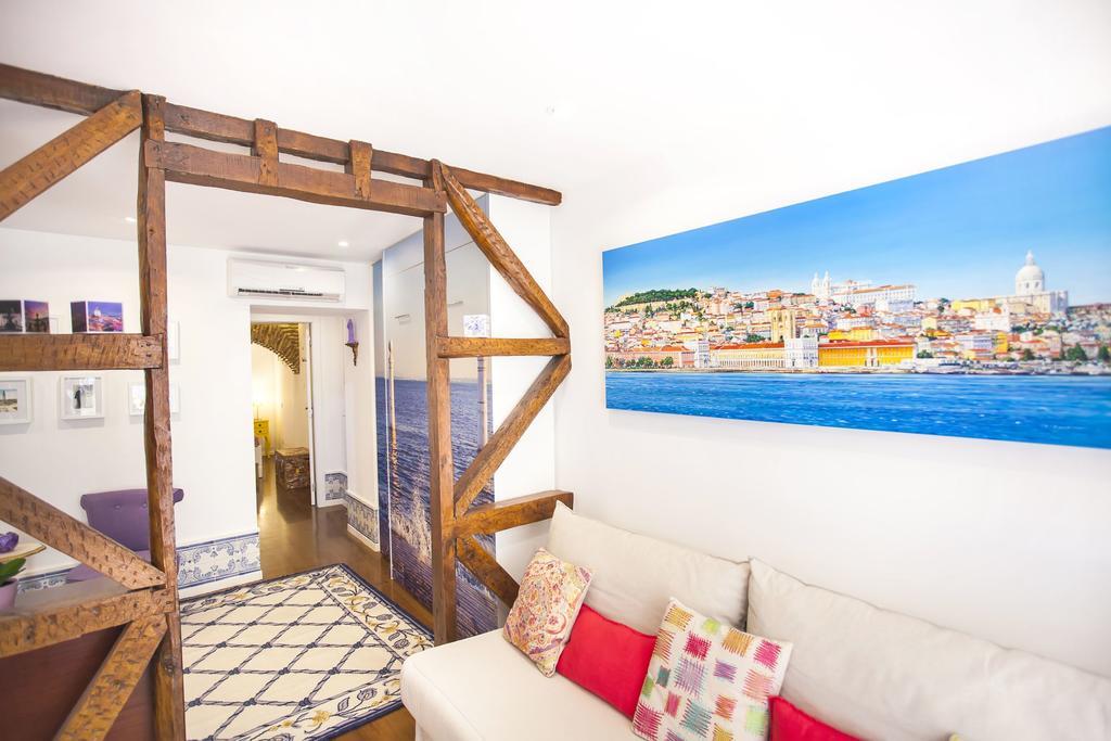 Typical Bairro Alto Apartment Lisboa Eksteriør billede