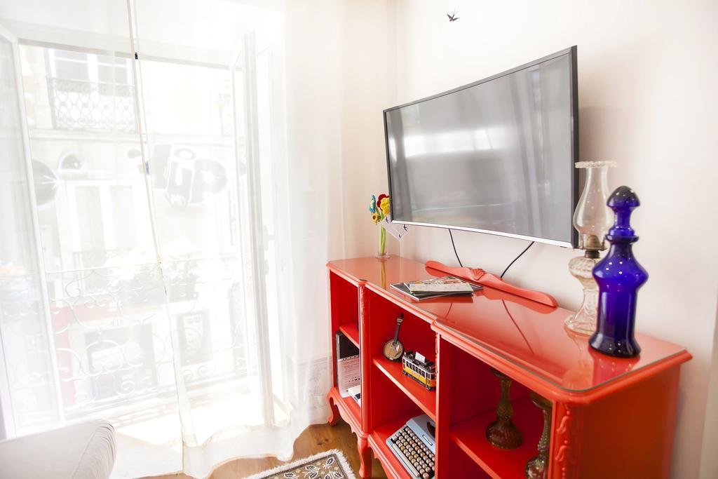 Typical Bairro Alto Apartment Lisboa Eksteriør billede