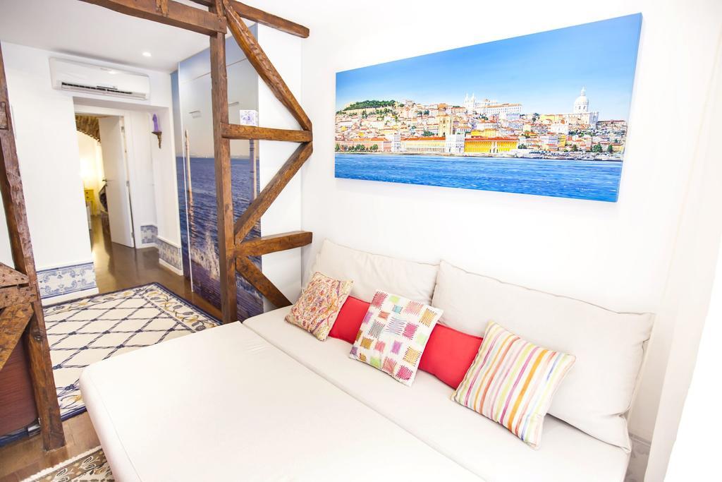 Typical Bairro Alto Apartment Lisboa Eksteriør billede