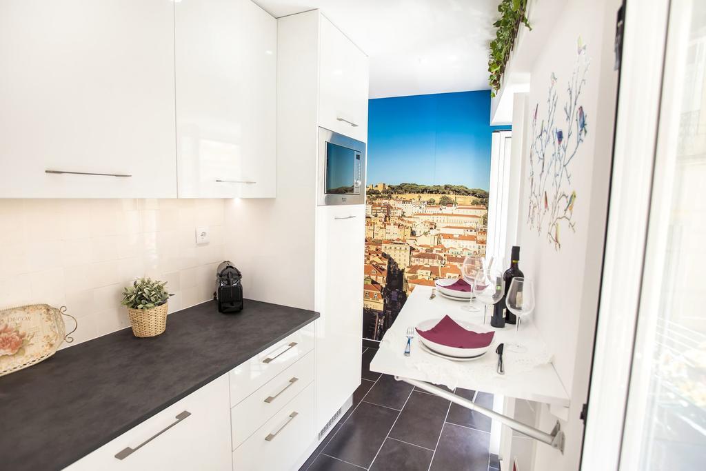 Typical Bairro Alto Apartment Lisboa Eksteriør billede