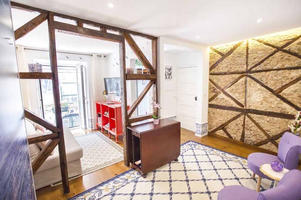 Typical Bairro Alto Apartment Lisboa Eksteriør billede