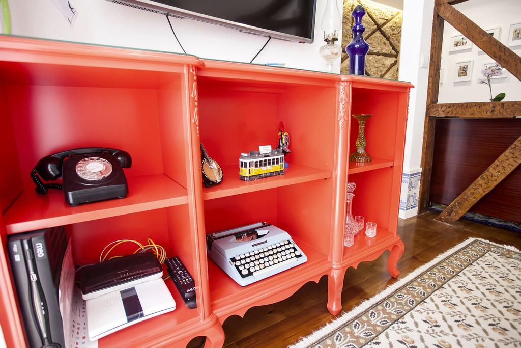 Typical Bairro Alto Apartment Lisboa Eksteriør billede