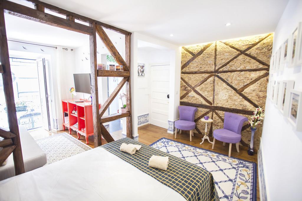 Typical Bairro Alto Apartment Lisboa Eksteriør billede