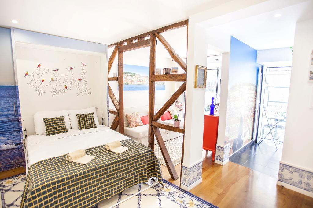 Typical Bairro Alto Apartment Lisboa Eksteriør billede