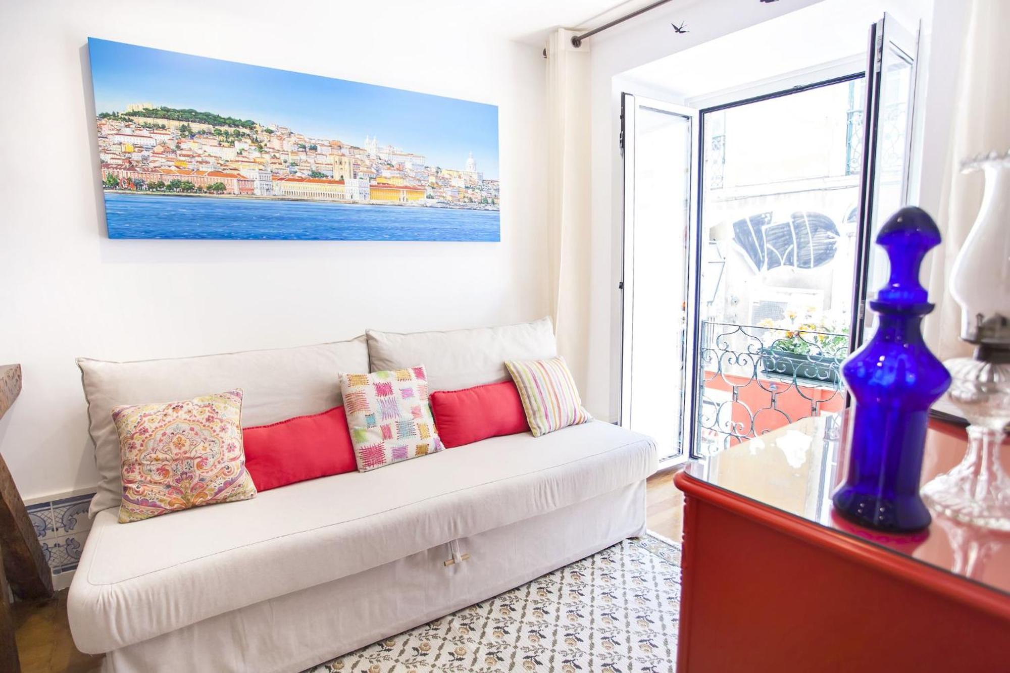 Typical Bairro Alto Apartment Lisboa Eksteriør billede